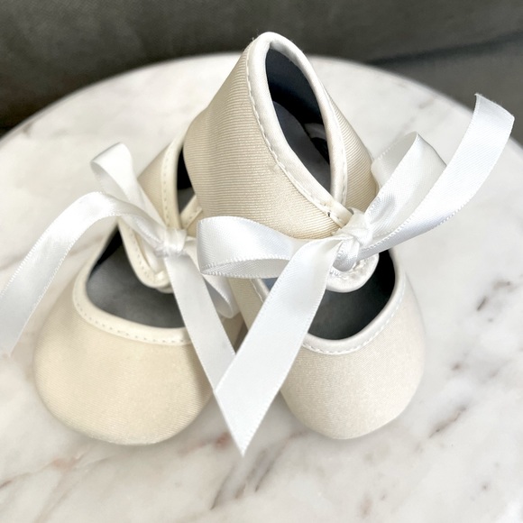 Janie and Jack Other - Janie & Jack Baby ribbon shoes